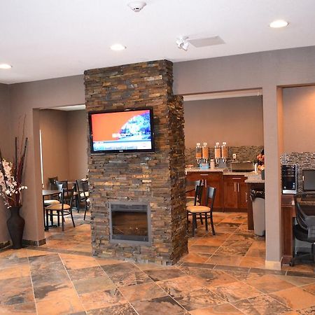 Western Star Inn And Suites Carlyle المظهر الخارجي الصورة