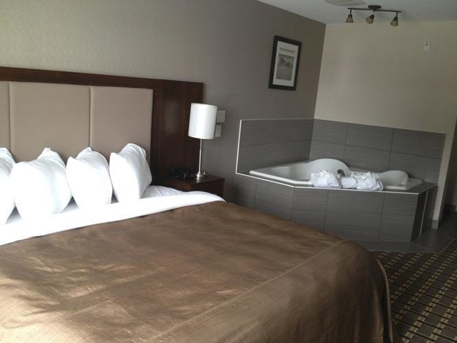 Western Star Inn And Suites Carlyle المظهر الخارجي الصورة