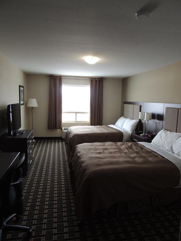 Western Star Inn And Suites Carlyle الغرفة الصورة